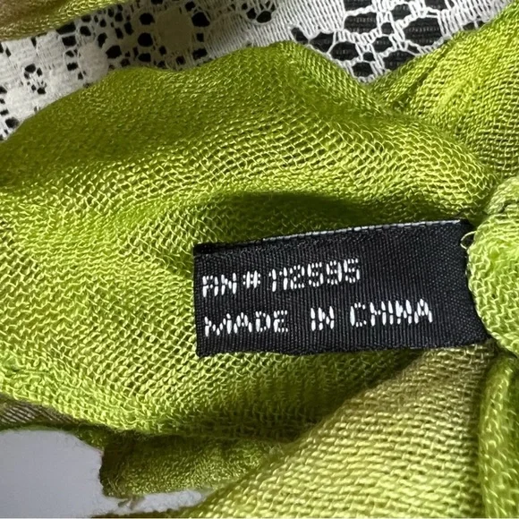 Gena Accessories dip dyed ruched shawl scarf in green and pink - Picture 6 of 8